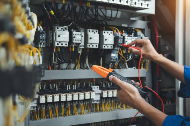 Best Licensed Electrician  in Redfield, AR